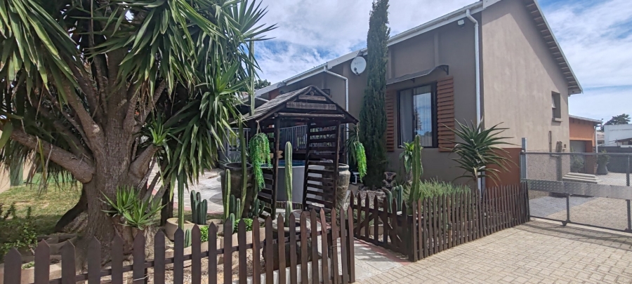 3 Bedroom Property for Sale in Heiderand Western Cape